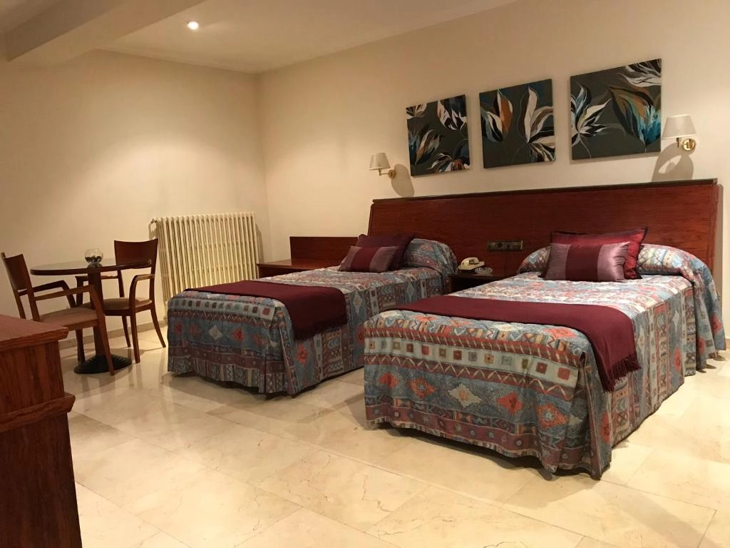 Hotel Suís 1