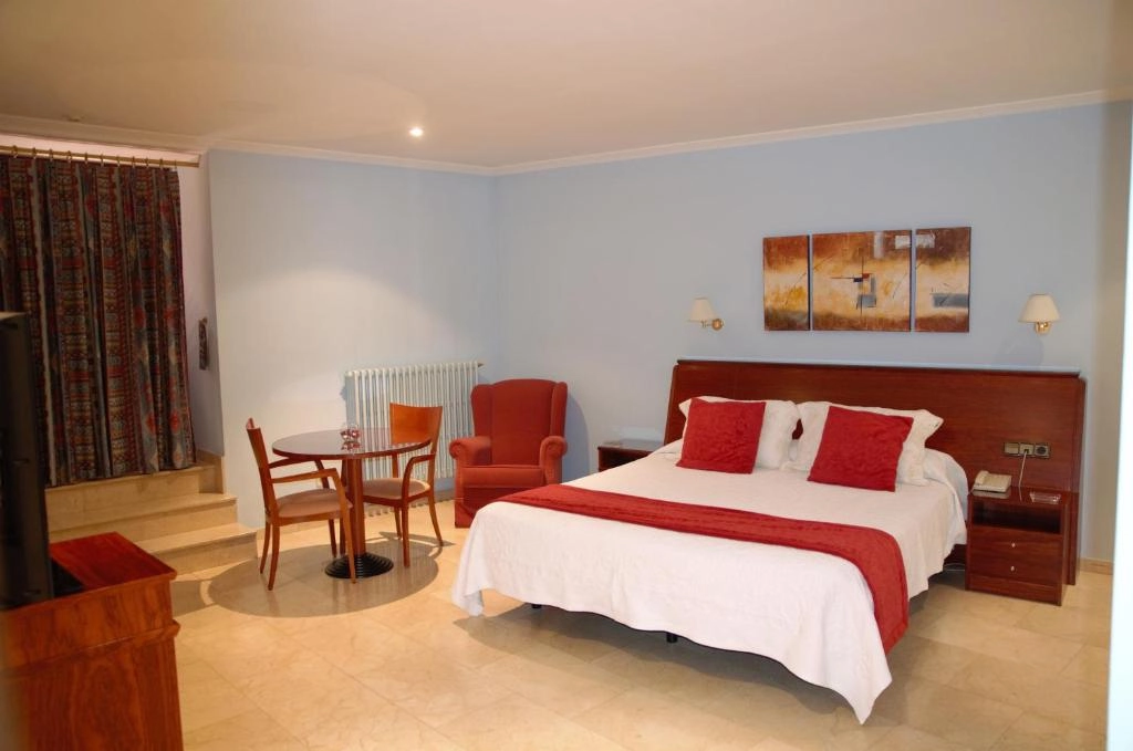Hotel Suís 2